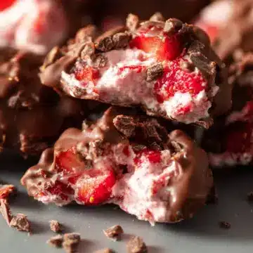 Chocolate Strawberry Yogurt Clusters (Viral Recipe!)