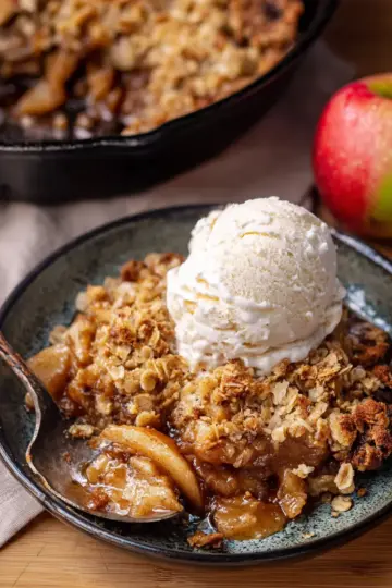 Cast Iron Apple Crisp